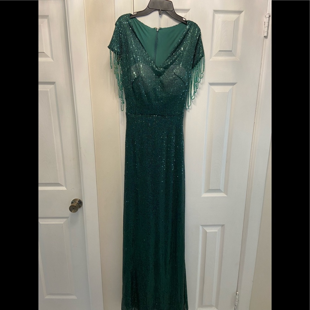 Green Form Fitting Size 4-6 Dress